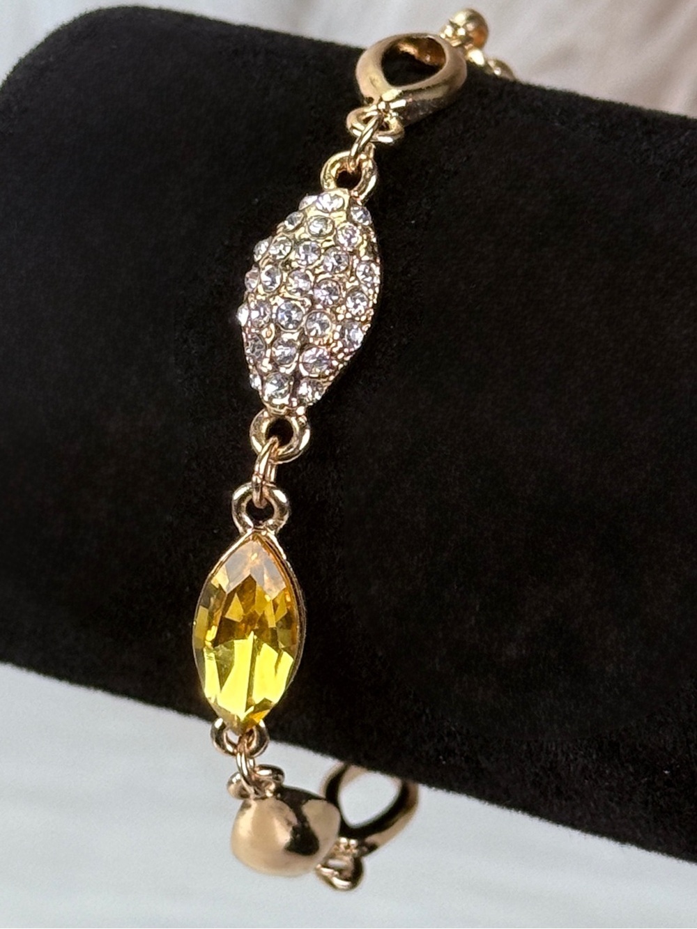 Gorgeous, vintage goldtone, bling bracelet